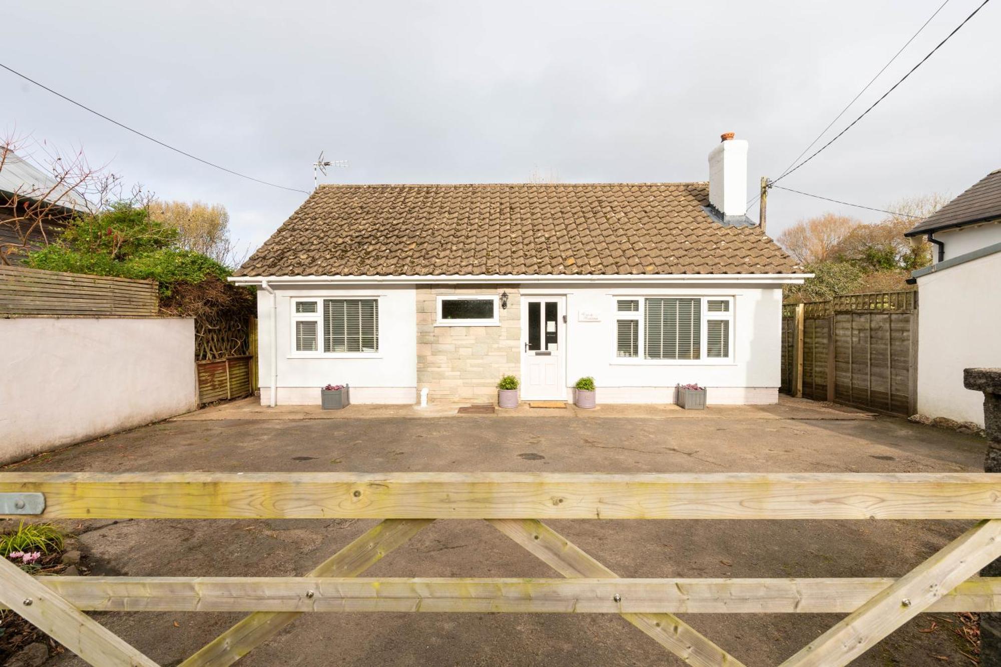 Just Stay Wales - Marshmallow Cottage, Oxwich Суонзи Екстериор снимка